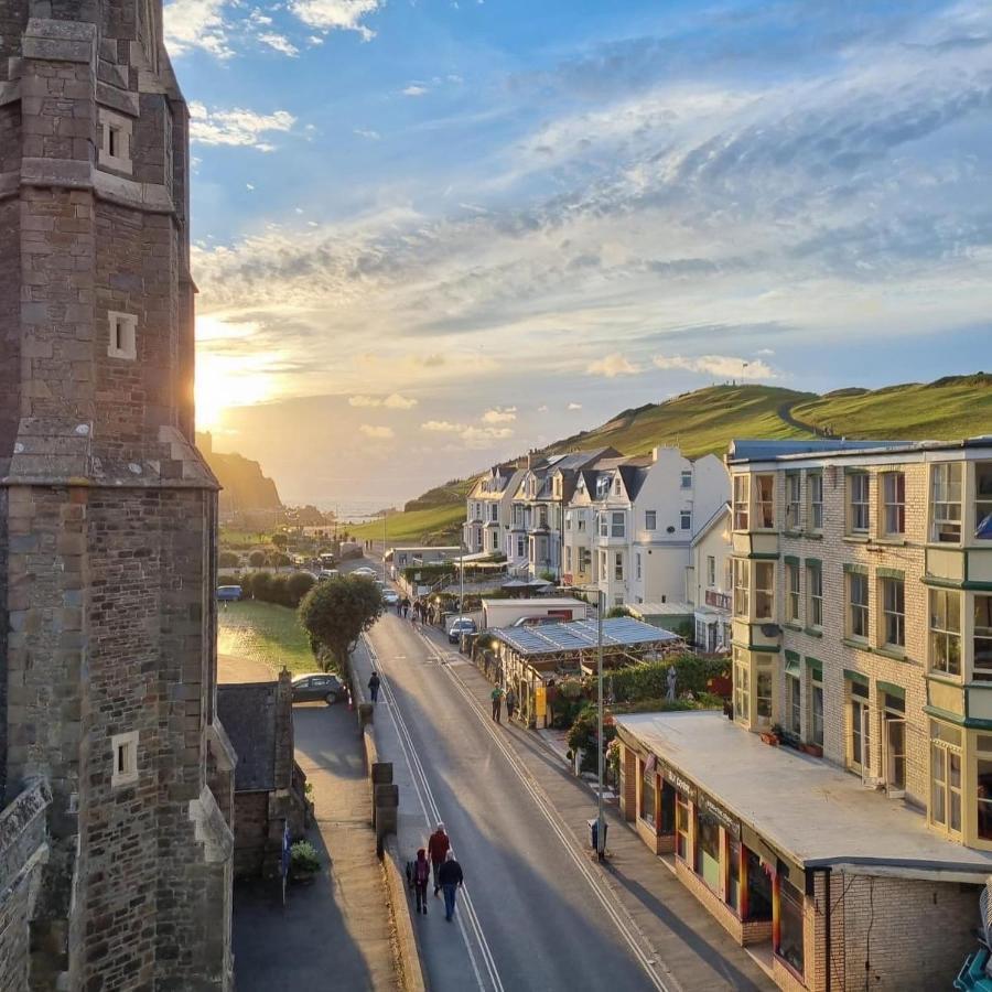 Ocean Backpackers Hostel Ilfracombe Exterior foto