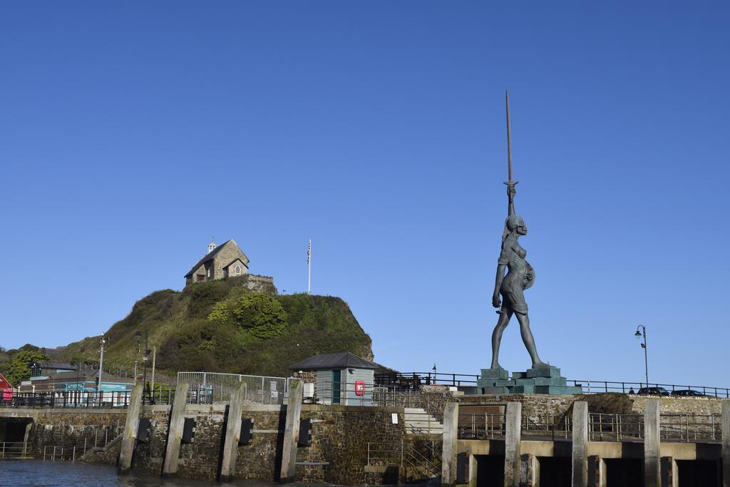 Ocean Backpackers Hostel Ilfracombe Exterior foto