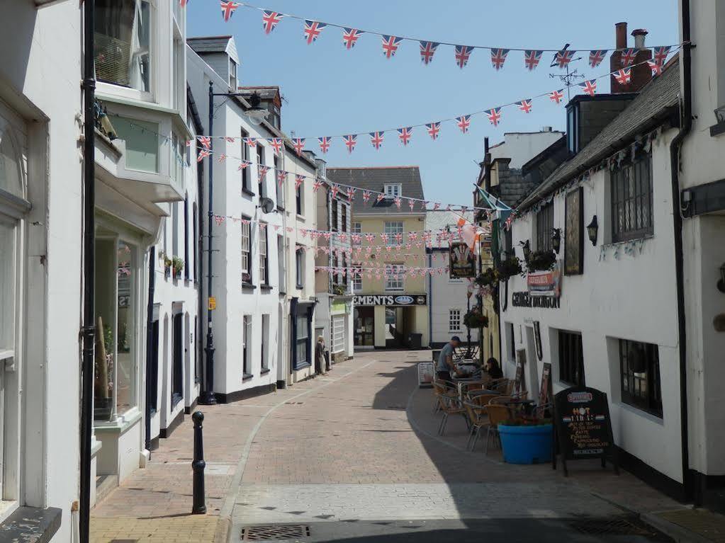 Ocean Backpackers Hostel Ilfracombe Exterior foto