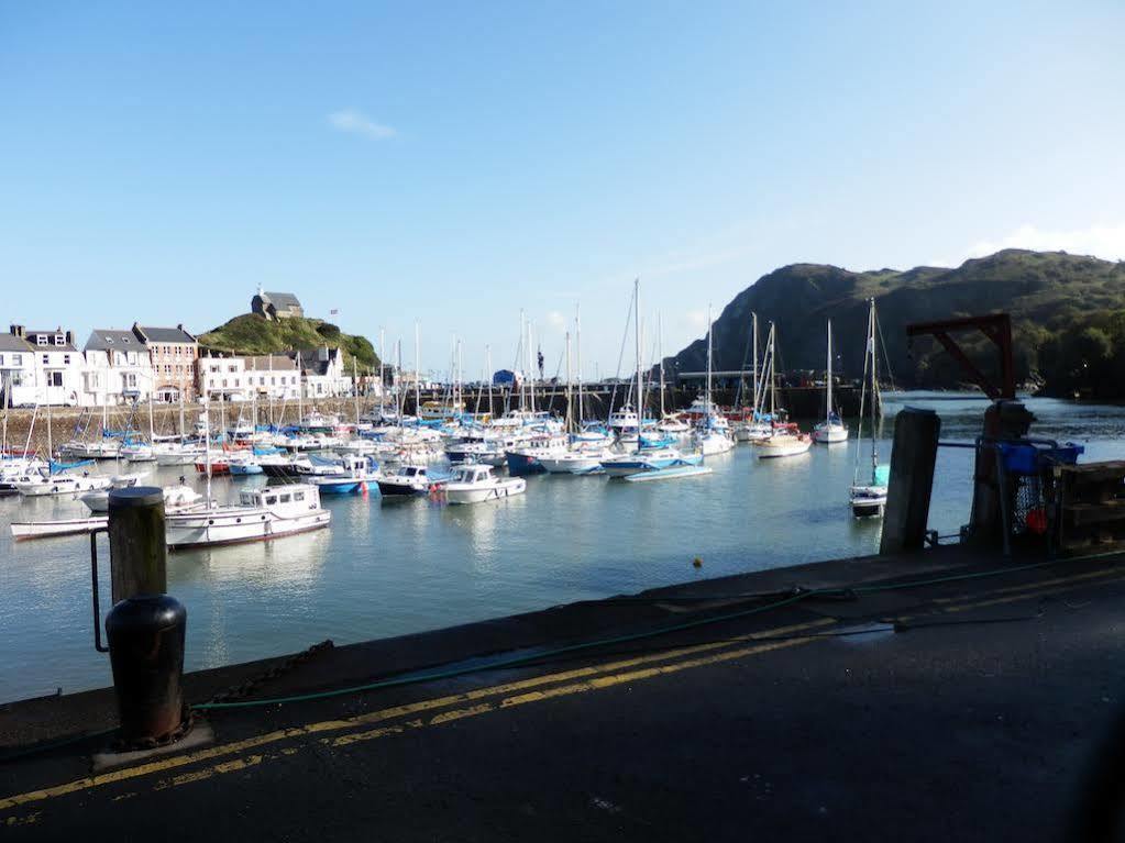 Ocean Backpackers Hostel Ilfracombe Exterior foto